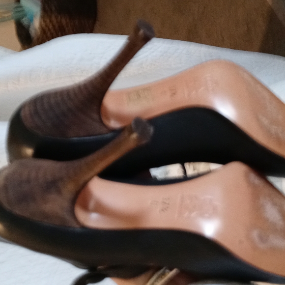 PIED A TERRE Black Pumps - Picture 3 of 5